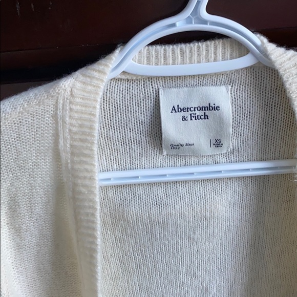 Abercrombie & Fitch Cardigan. New/never used - Picture 2 of 5